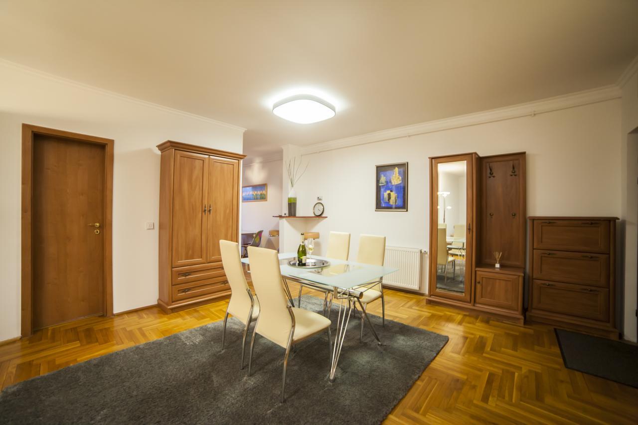 Business Class Apartment Cluj Napoca Bagian luar foto