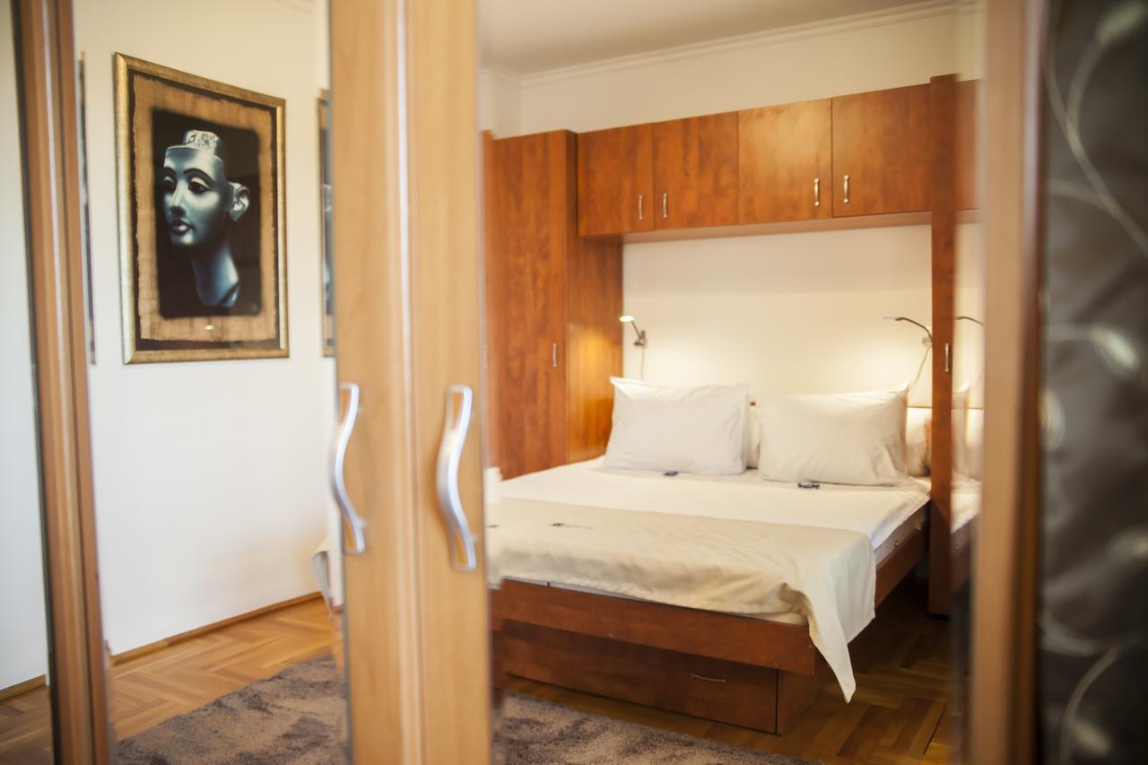Business Class Apartment Cluj Napoca Bagian luar foto