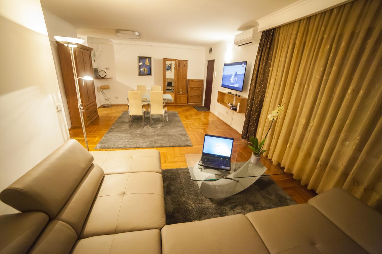 Business Class Apartment Cluj Napoca Bagian luar foto
